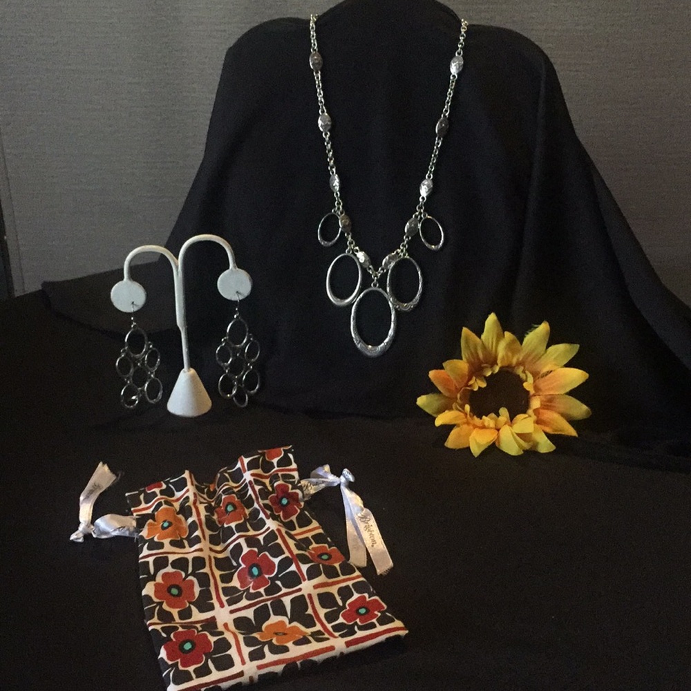 Beautiful Brighton necklace and earrings set